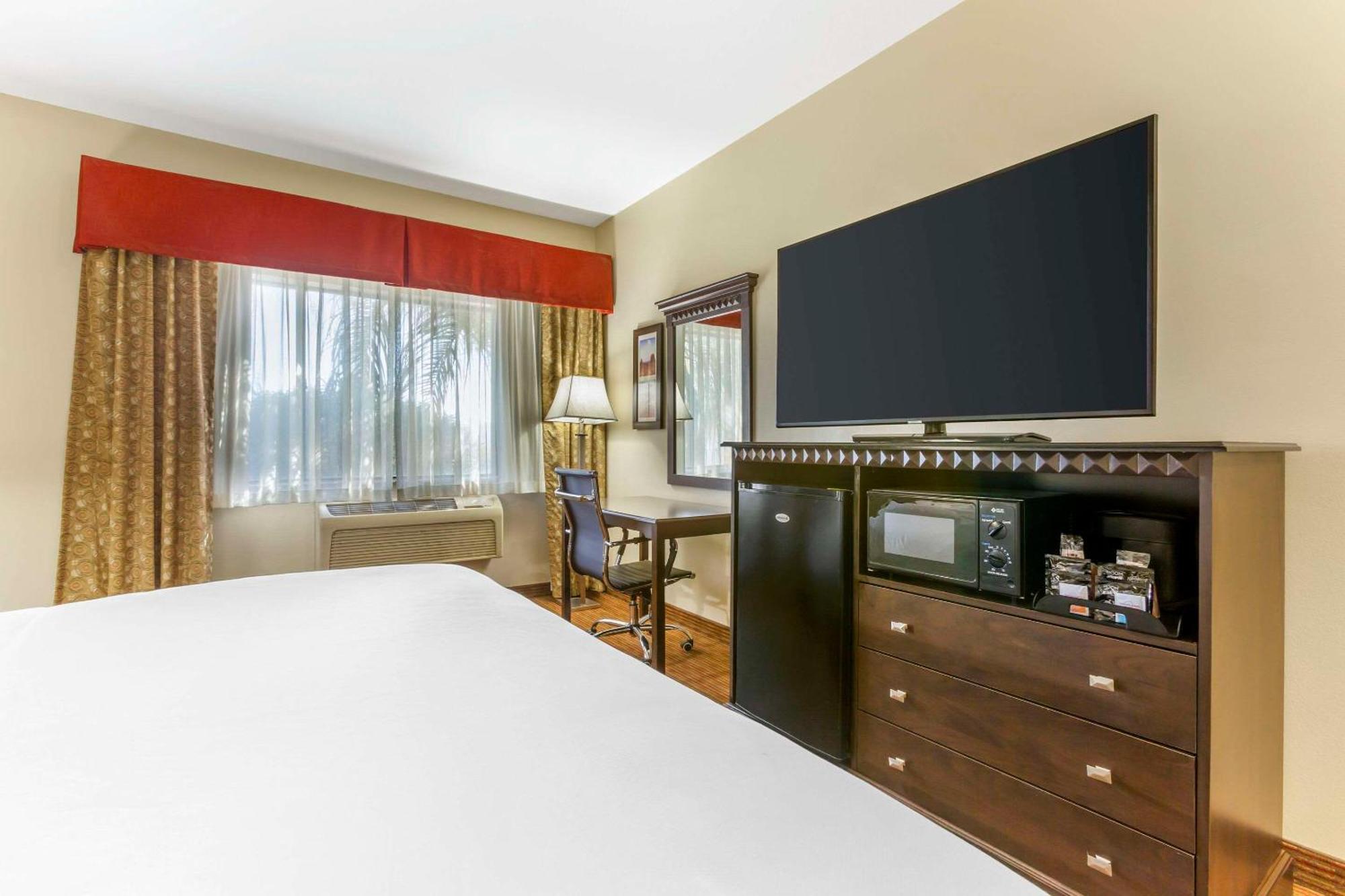 Comfort Inn West Phoenix At 27Th Ave And I-I0 Екстер'єр фото
